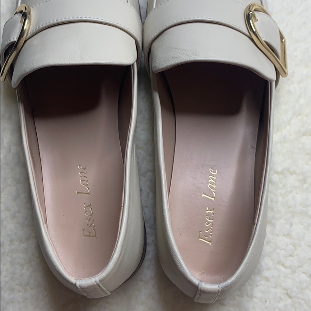 Essex Lane cream leather shoes with gold buckle - Picture 6 of 14